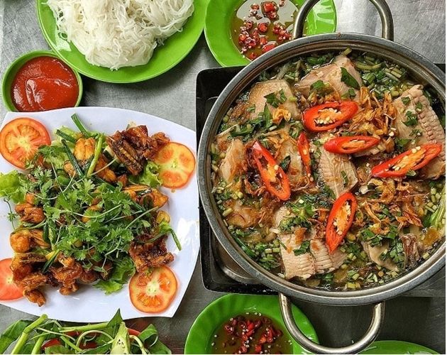 Lẩu cá cung cấp dinh dưỡng dồi dào, không thua kém gì thịt, là món ăn không chỉ giúp giải ngán mà còn là <strong>món ngon nổi bật tại TPHCM</strong>, giúp bạn duy trì sức khỏe trong những ngày làm việc mệt mỏi.