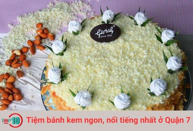 Tiệm Givral – điểm đến bánh kem hàng đầu quận 7