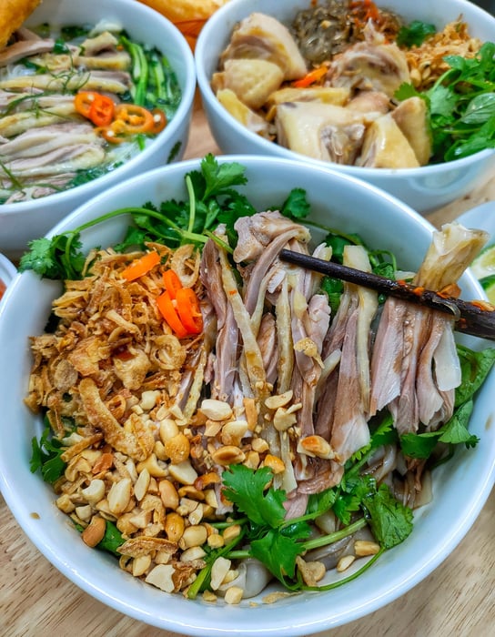 Phở Gà Phố Cổ - Nguyễn Tuân hình 1