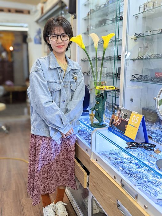 Hình ảnh Mắt Kính Quang số 2