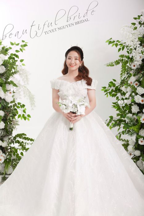 Hình 1 của Tuyết Nguyễn Bridal