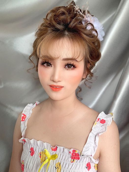Hình ảnh Pham Niem Trang Điểm 2