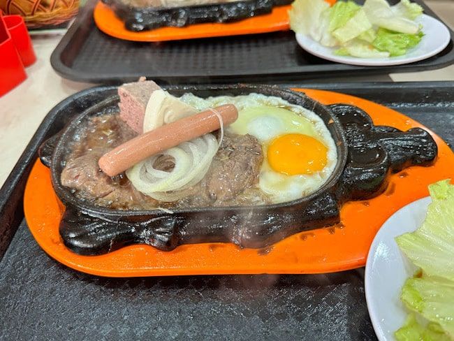 Quán Beefsteak Only không chỉ có món ăn ngon mà còn được trình bày rất đẹp mắt