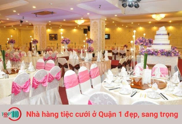 Phúc An Khang nổi bật là một trong những nhà hàng tiệc cưới đẹp nhất ở quận 1