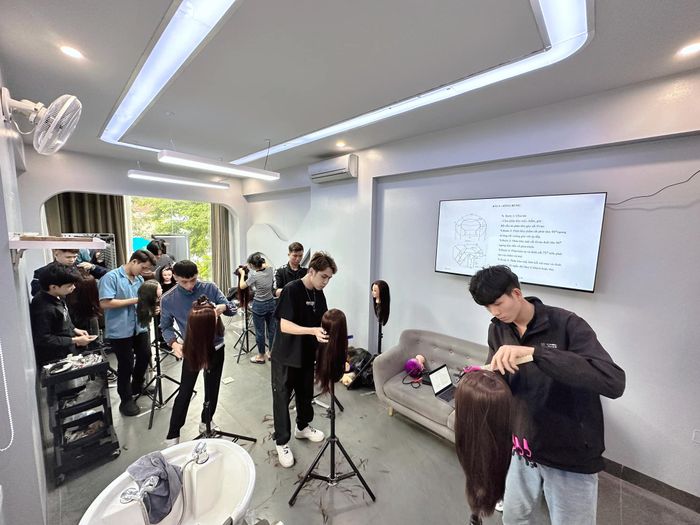 Hình ảnh V.Hair Studio 2
