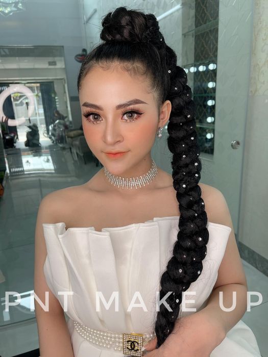 Hình ảnh 2 của Phương Như Trần Makeup