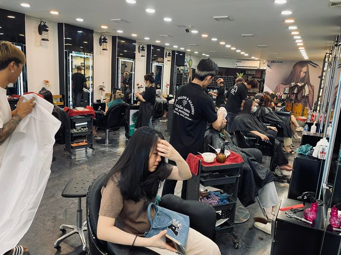 Chấn Hưng - Hồ Phượng Hairsalon hình 1