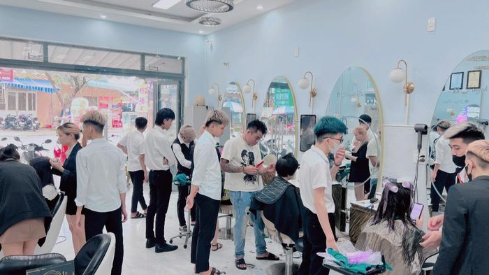 Hình ảnh 2 của Salon Huynh