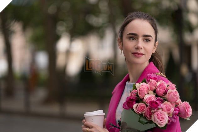 Lily Collins chia sẻ về cách cô vượt qua nỗi sợ màu sắc thông qua bộ phim Emily in Paris mùa 2