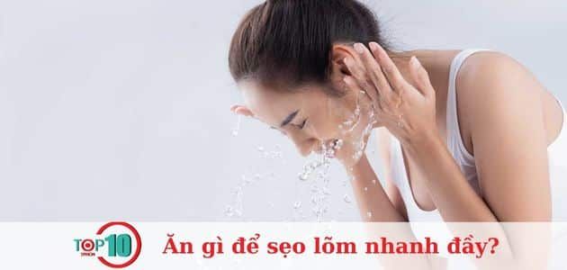 Sử dụng nước muối sinh lý để làm sạch da mặt