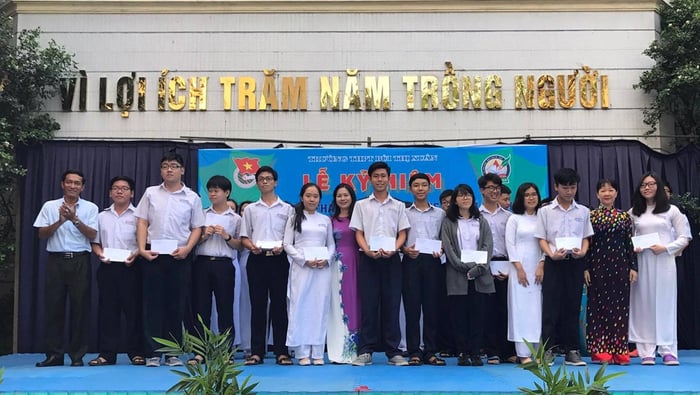 Trường THPT Bùi Thị Xuân – Hình 2