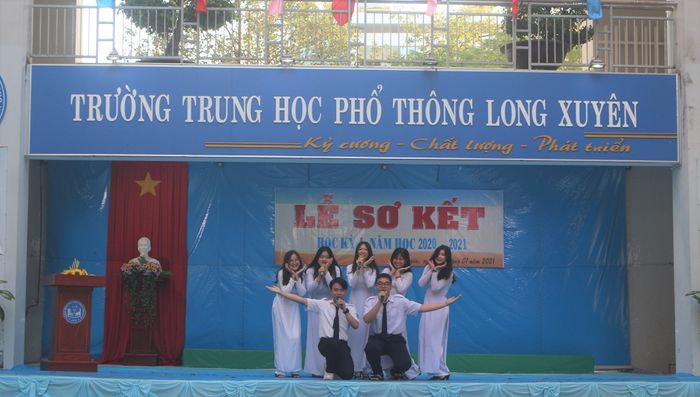 Trường THPT Long Xuyên - Hình ảnh 1