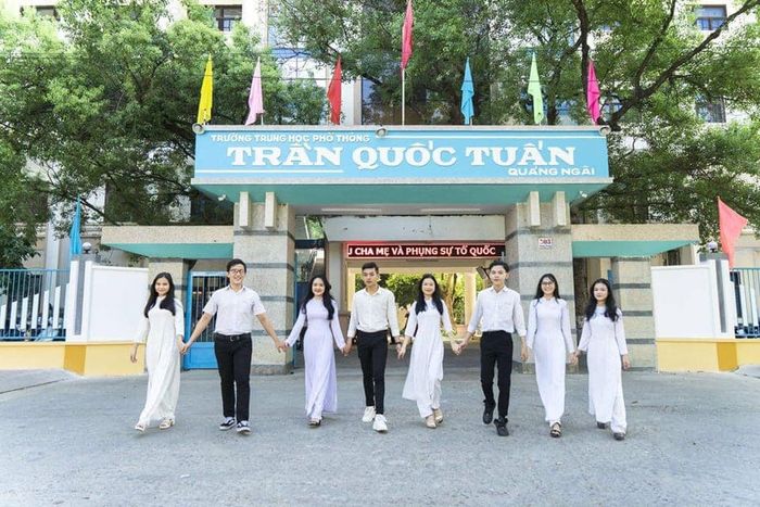 Hình ảnh Trường THPT Trần Quốc Tuấn Quảng Ngãi lần 2