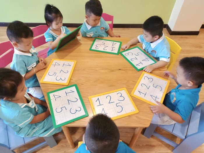 Trường Mầm Non Song Ngữ Cầu Vồng Nhỏ - RIS School - Hình ảnh 1