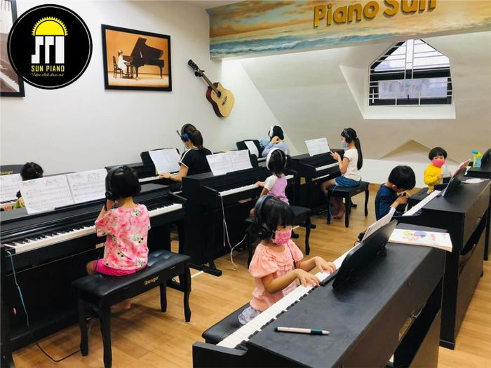 Hình ảnh 1 của Piano Sun