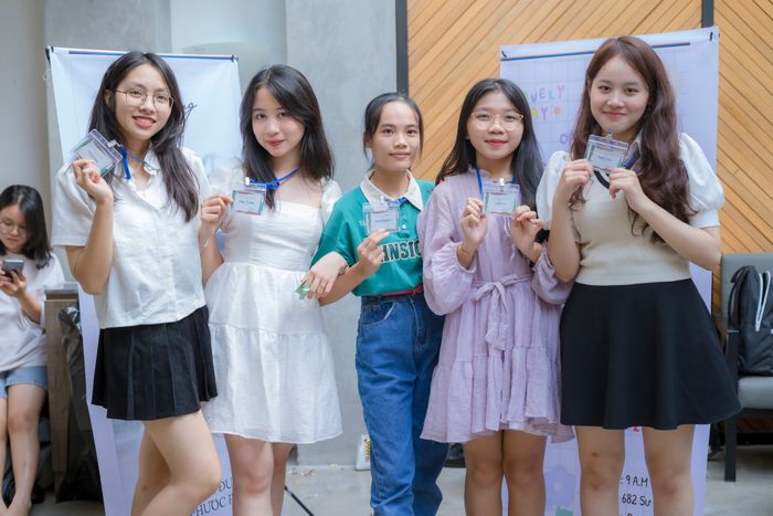Hình ảnh Cô Võ Phạm Trúc Linh - Khám Phá Sách - 2