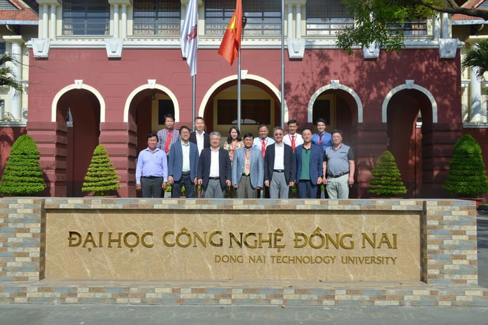 Hình ảnh Đại học Công Nghệ Đồng Nai 3