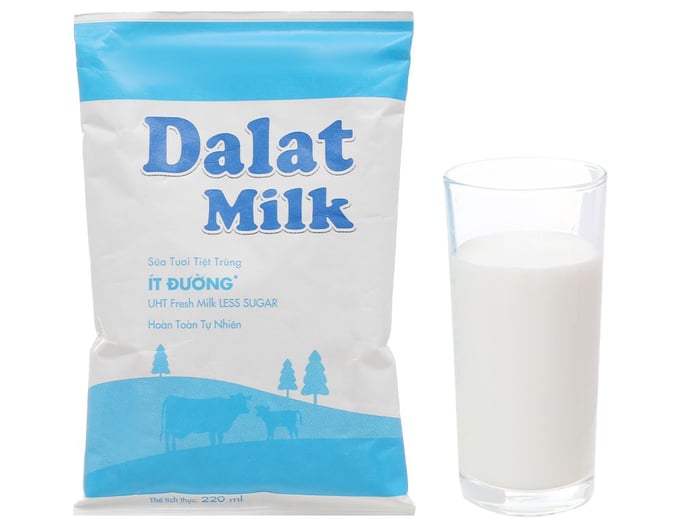 Sữa tươi tiệt trùng ít đường Dalatmilk - ảnh 1