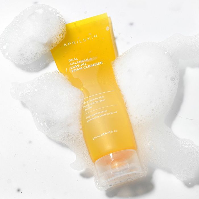 Sữa Rửa Mặt Dịu Nhẹ Chiết Xuất Hoa Cúc Aprilskin Real Calendula Low-pH Foam Cleanser hình ảnh 1