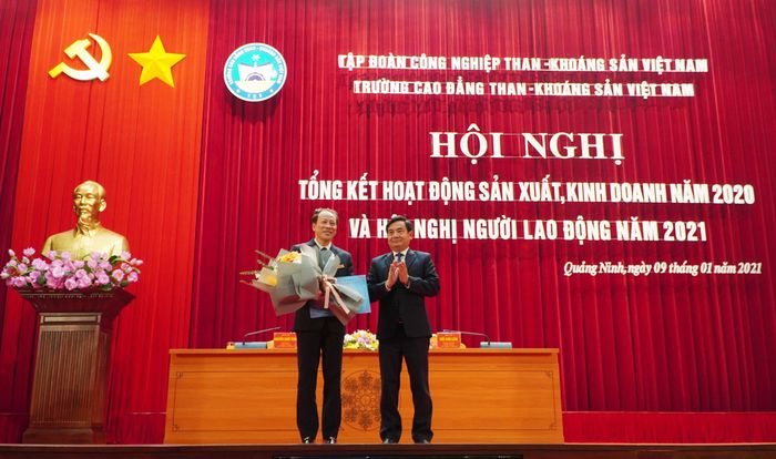 Trường Cao đẳng Than - Khoáng sản Việt Nam ảnh 2