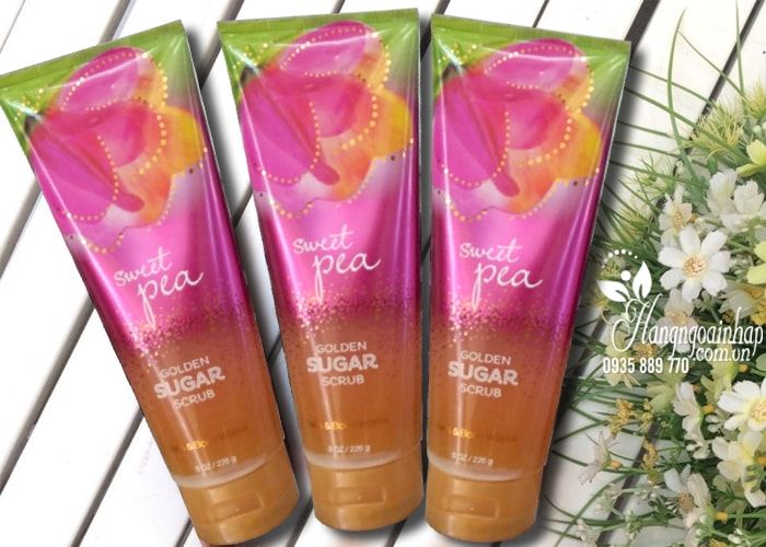 Sữa tắm tẩy tế bào chết Bath & Body Works Scrub Sweet Pea - Hình ảnh 1