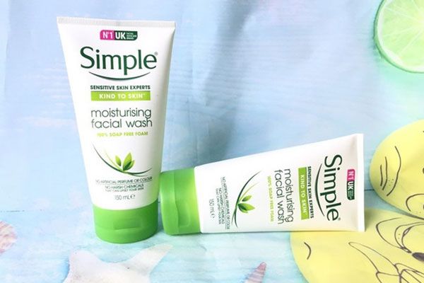 Hình ảnh 1 của sữa rửa mặt Simple Kind To Skin Moisturising Facial Wash