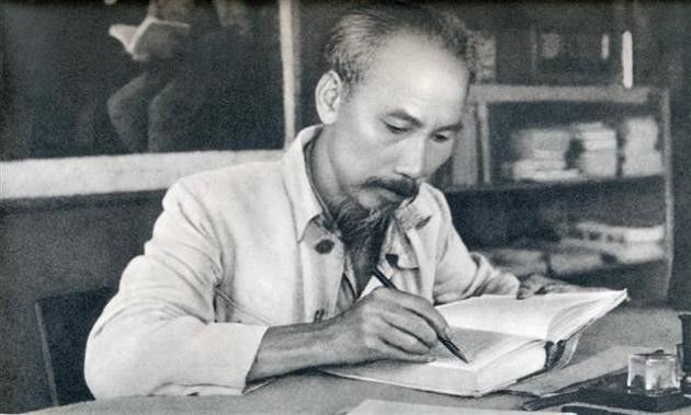 Ảnh chân dung Hồ Chí Minh 1