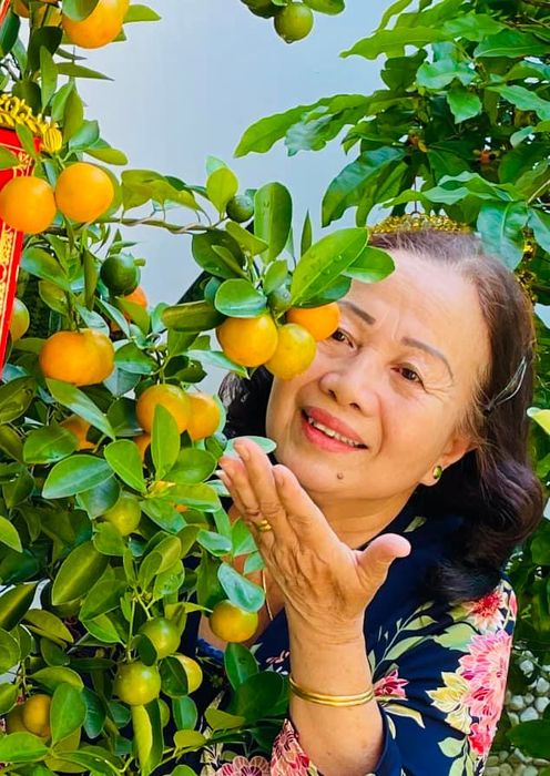 Nhà thơ Dung Đặng - Ảnh 1