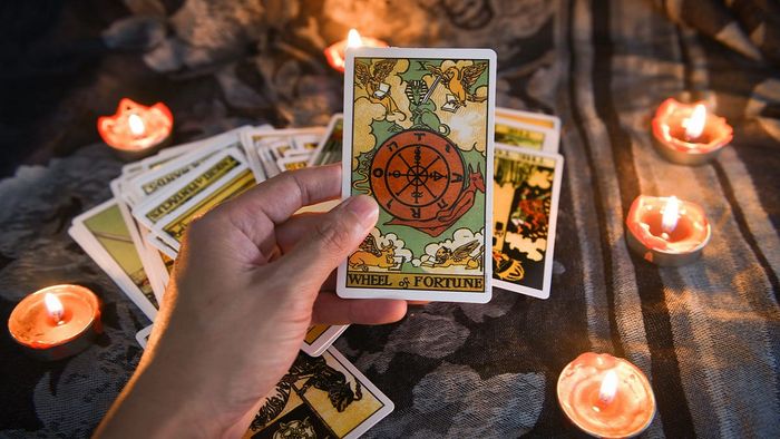 Những lợi ích khi xem Tarot trên YouTube là gì?