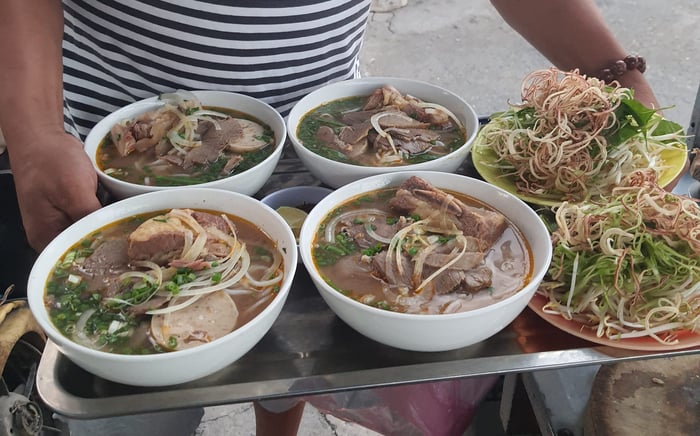 Bún bò Huế 292 Nguyễn Xí - Hình ảnh 1