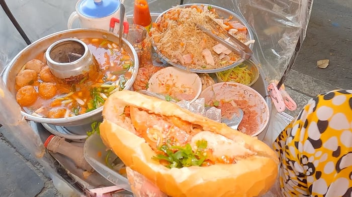 Hình ảnh Điểm Tâm 159 - Bánh Mì Xíu Mại - Ảnh 1