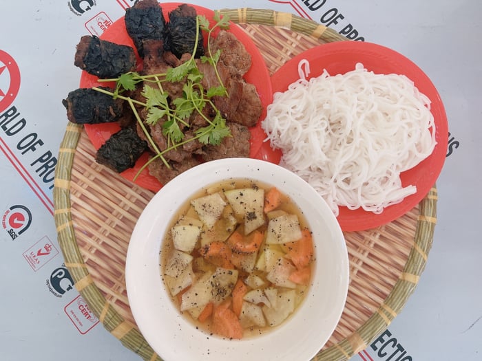 Bún chả Hà Nội chính gốc - Ảnh 2