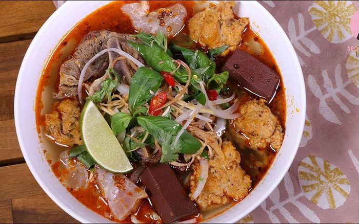 Bún bò Huế O Thi - Hình ảnh 3