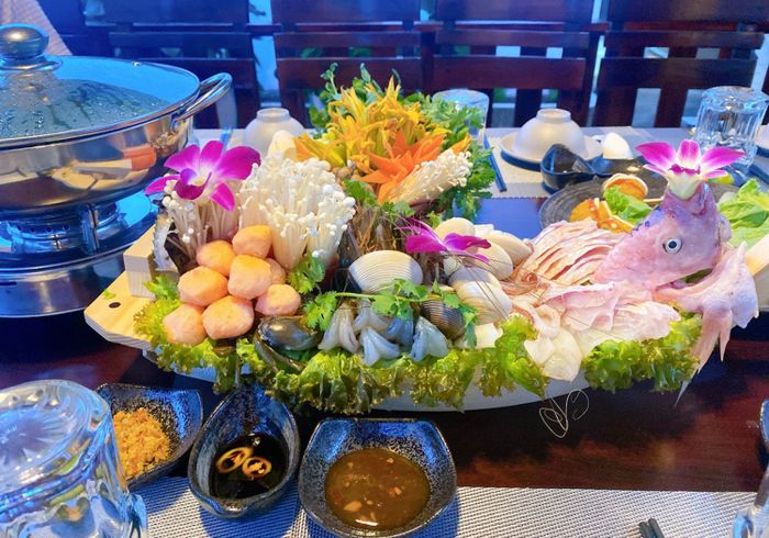 Hình ảnh 2 của Nhà Hàng Nam Sông Hậu