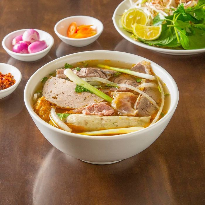 Bún bò O Tú - Hình ảnh 2