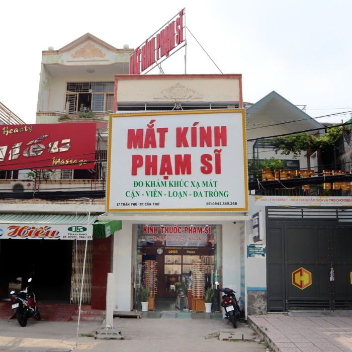 Mắt Kính Phạm Sĩ ảnh 1