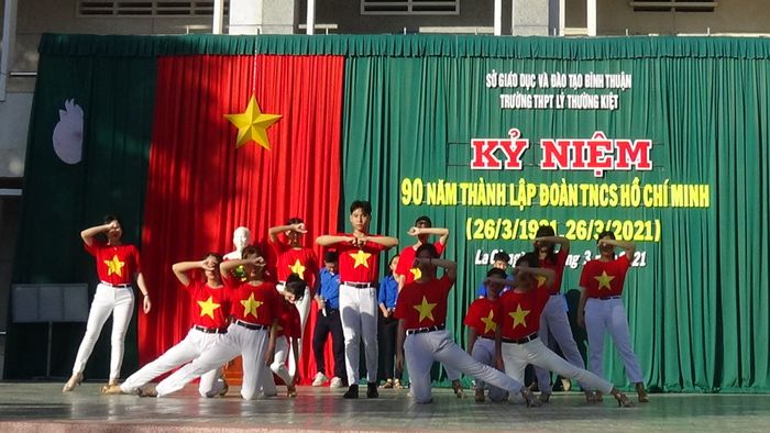 Hình ảnh 2 của Trường THPT Lý Thường Kiệt