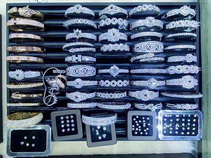 Ngọc Cẩm Diamond & Jewelry hình 1