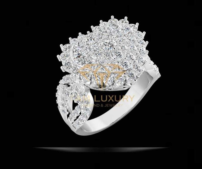 Hình ảnh 1 của Tâm Luxury - Diamond & Jewelry
