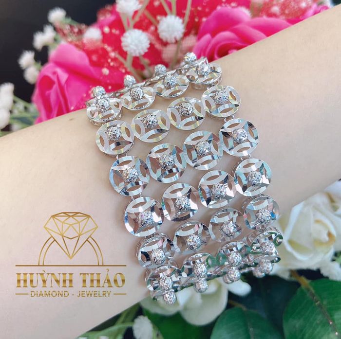 Cửa hàng vàng Huỳnh Thảo hình 2