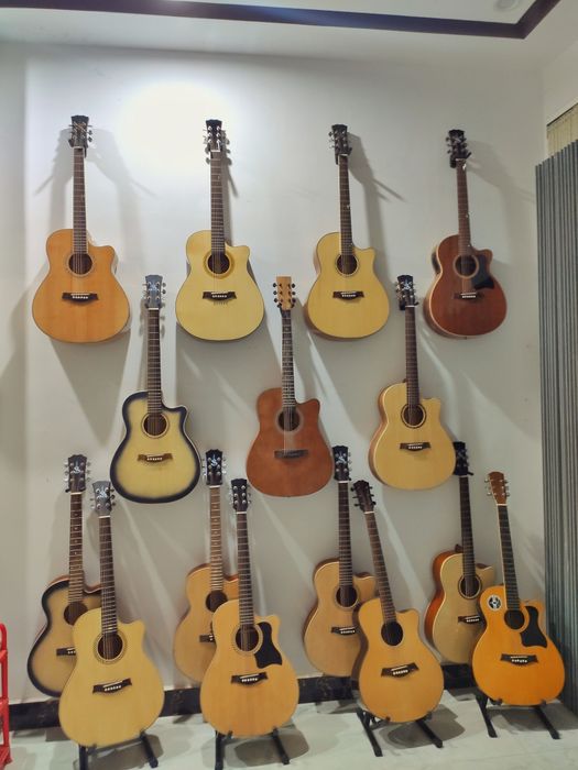 2C Guitar hình ảnh 1