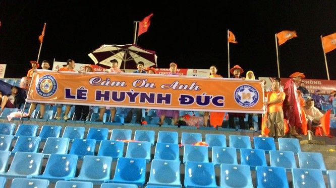 Người hâm mộ sông Hàn luôn dành tình cảm đặc biệt cho HLV Huỳnh Đức