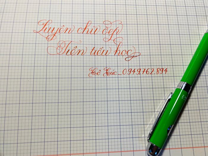 Hình ảnh lớp học chữ đẹp Cô Cúc