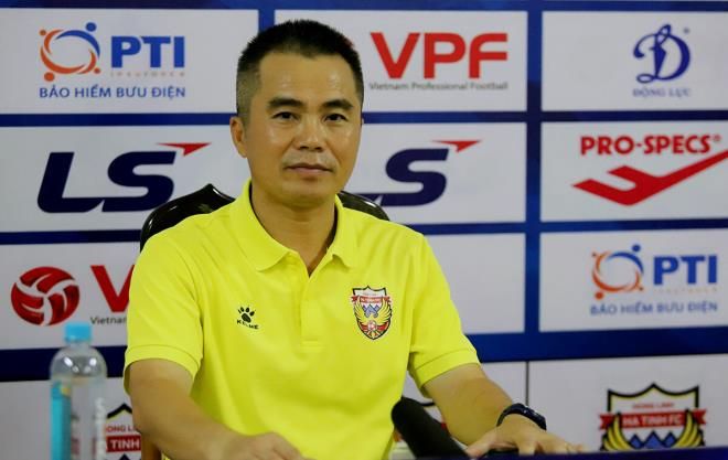 HLV Phạm Minh Đức, được ví như Mourinho của Việt Nam