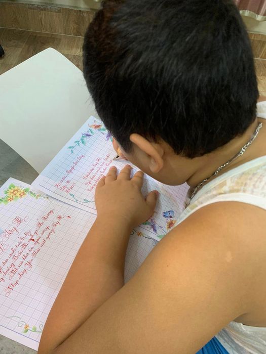 Hình ảnh lớp học chữ đẹp Cô Cúc 2