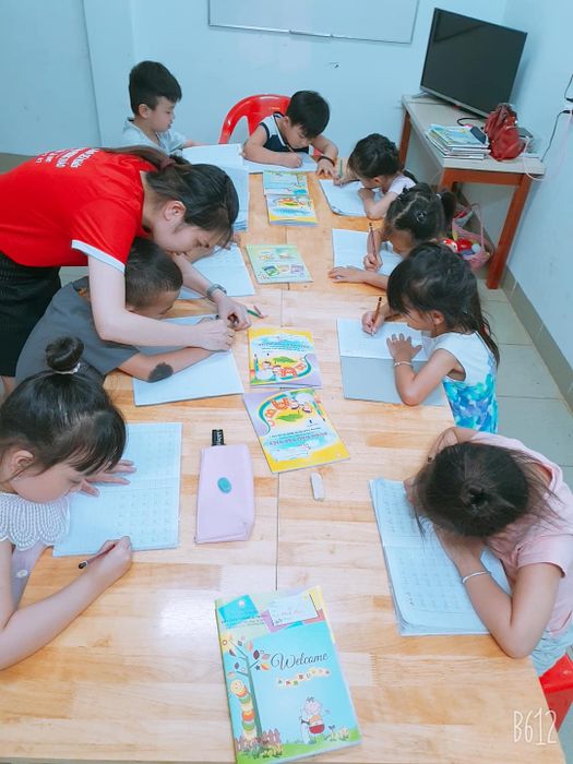 Luyện chữ đẹp Phương Thảo hình ảnh 2