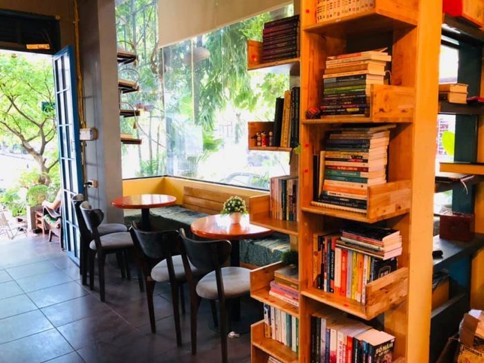 Hình ảnh Kiwi Coffee Bookstore 1