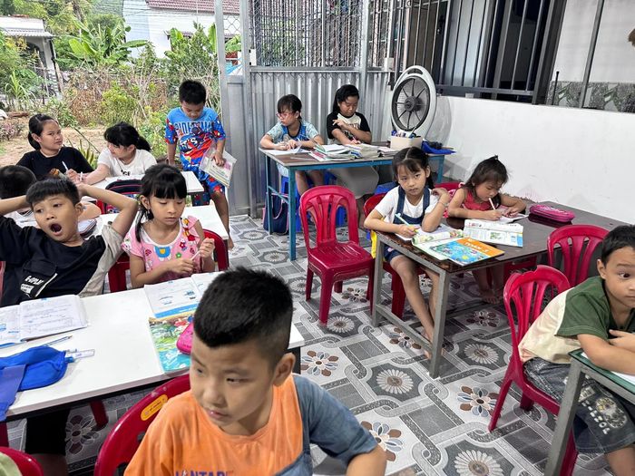 Hình ảnh Lớp Học Chữ Đẹp Cô Hạnh Nhân 2