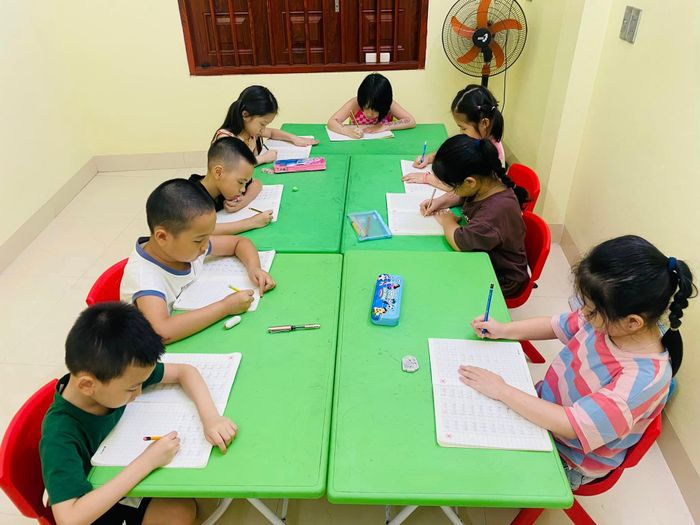 Hình ảnh Lớp Tiền Tiểu Học Cô Linh 1