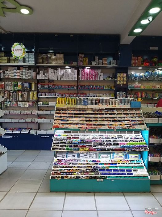 Hình ảnh nhà sách Minh Khai 2